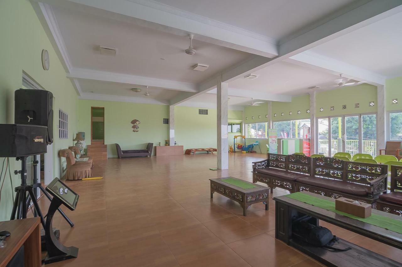 Reddoorz Syariah Near Museum Wisma Karya Subang Extérieur photo