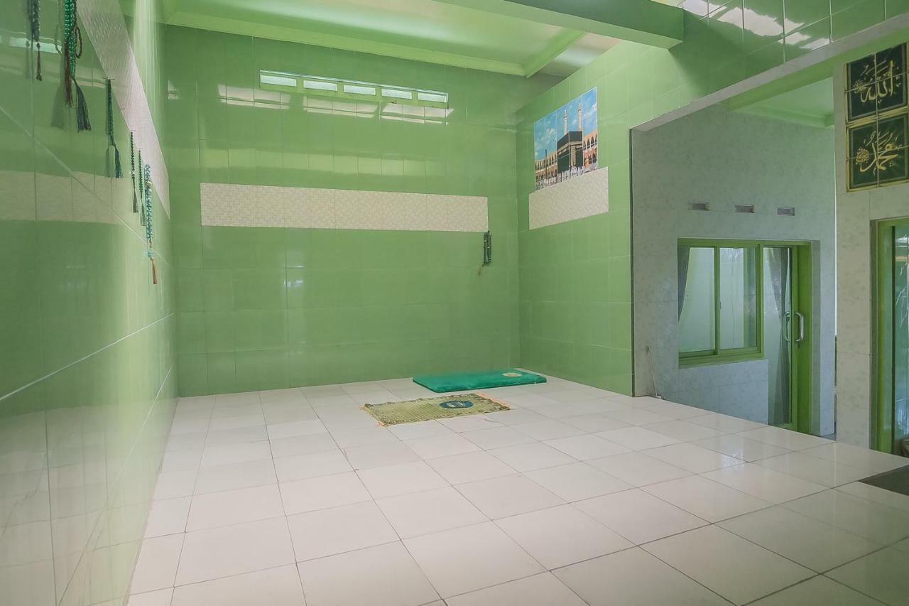 Reddoorz Syariah Near Museum Wisma Karya Subang Extérieur photo
