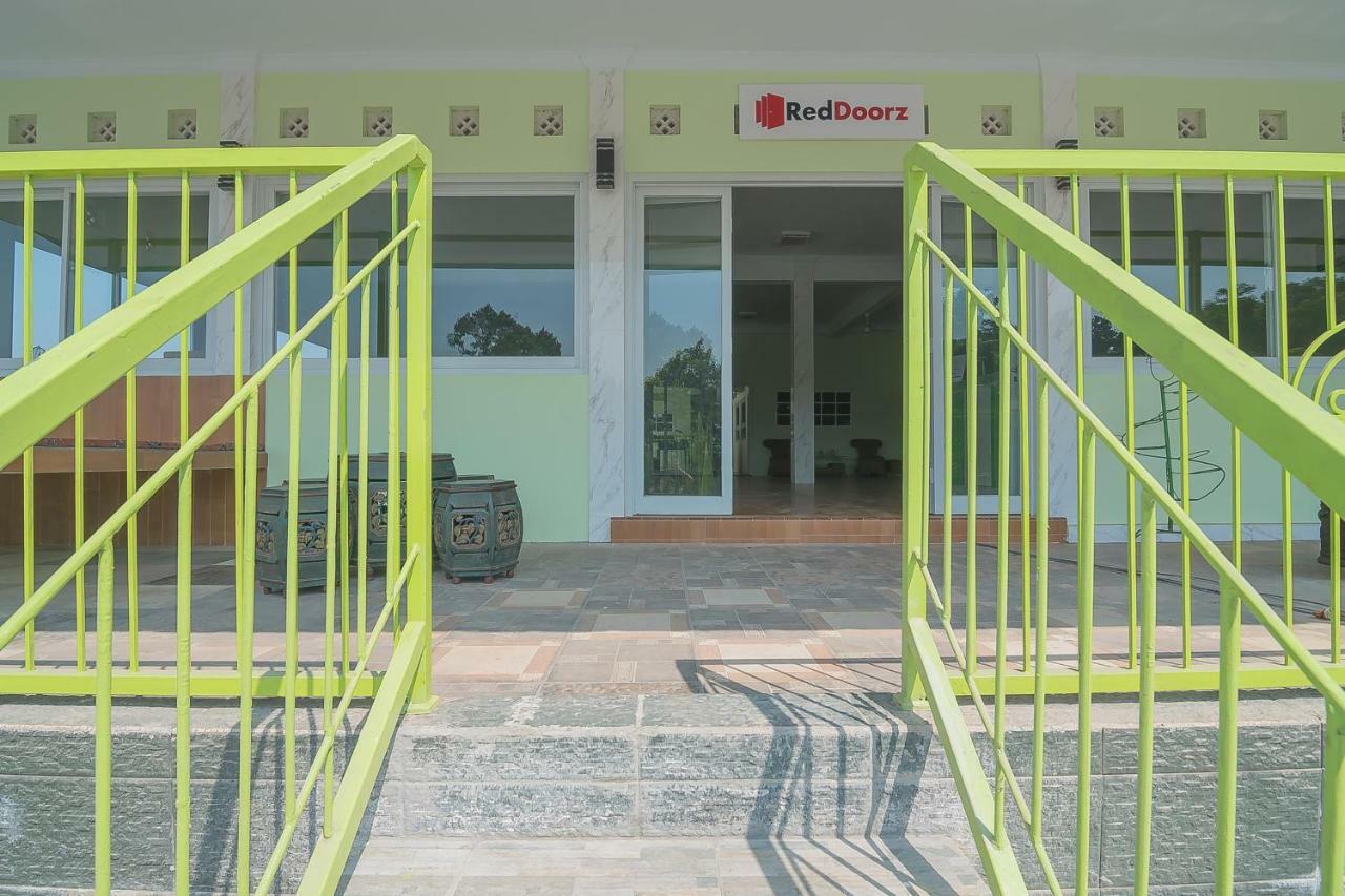 Reddoorz Syariah Near Museum Wisma Karya Subang Extérieur photo